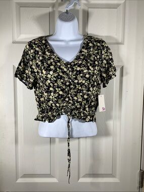 SO Floral Black Cropped Tie-Front Top